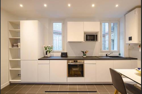 découvrez nos artisans spécialisés pour tous vos travaux et rénovations d'appartement : qualité, expertise et accompagnement sur mesure pour votre projet à domicile.