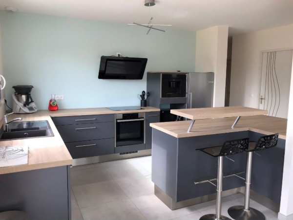 découvrez nos solutions de cuisine fonctionnelle à montrouge : aménagement sur mesure, optimisation de l'espace et équipements modernes pour une cuisine pratique, esthétique et adaptée à vos besoins quotidiens.