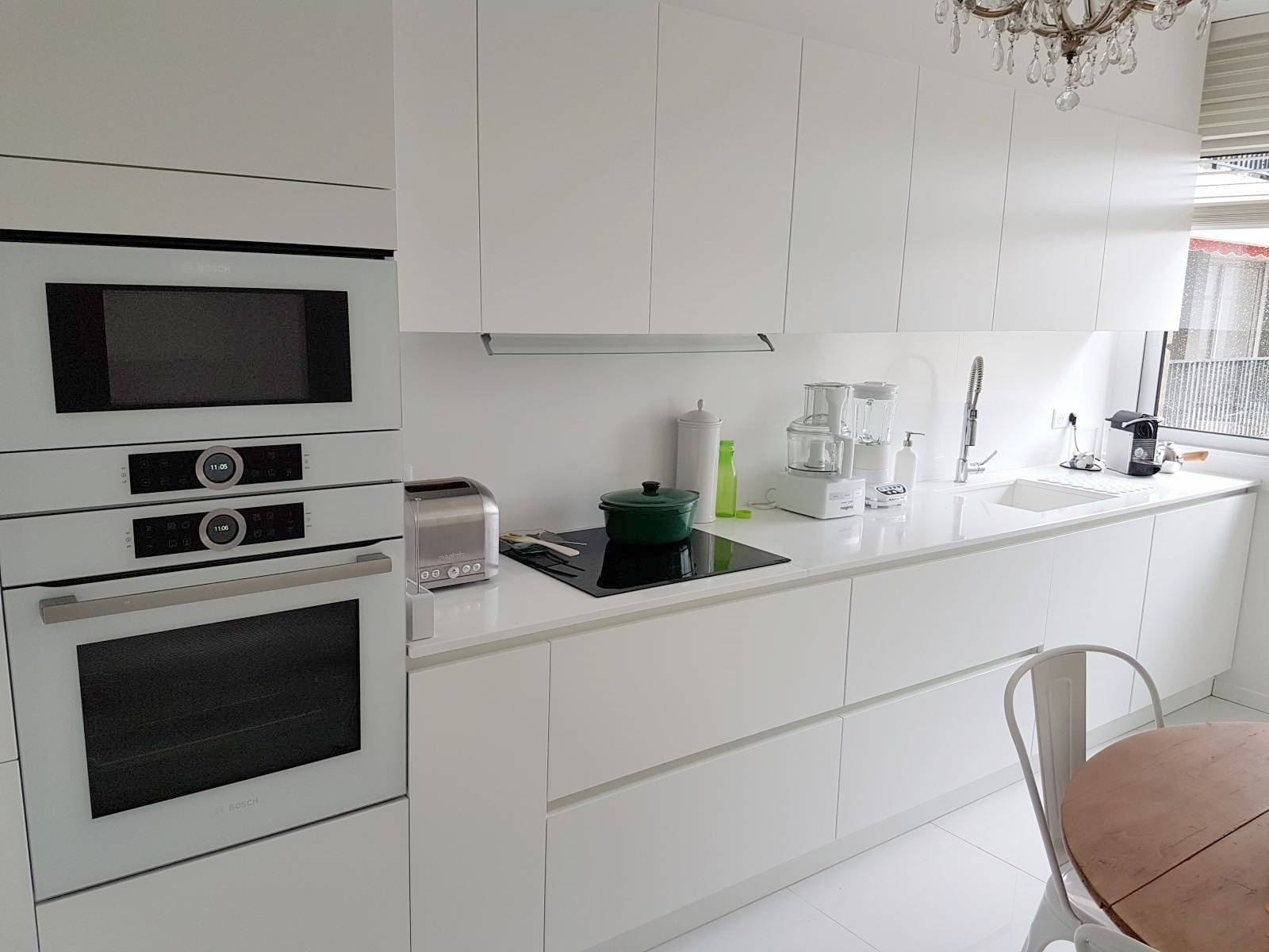 obtenez rapidement un devis pour une cuisine moderne sur mesure. comparez les prix, inspirez-vous des derni&egrave;res tendances et faites r&eacute;aliser la cuisine de vos r&ecirc;ves par des professionnels qualifi&eacute;s.