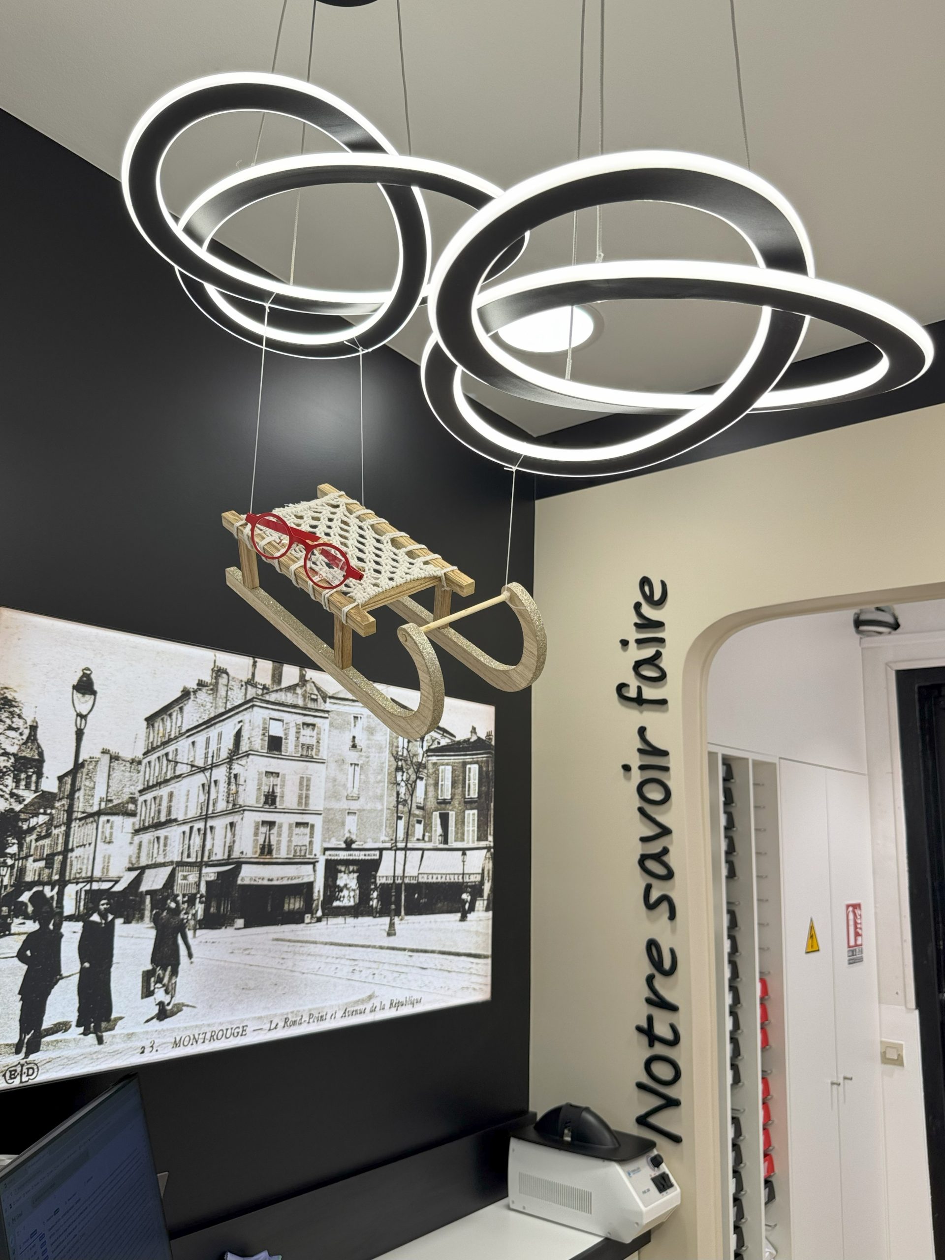découvrez électricité moderne montrouge : spécialiste de l'installation, la rénovation et le dépannage électrique à montrouge. intervention rapide, professionnelle et conforme aux normes de sécurité en vigueur.