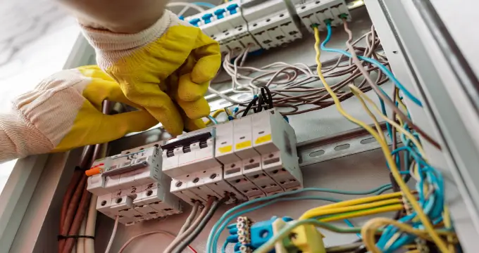 besoin d'une intervention rapide en électricité à montrouge ? nos électriciens interviennent en urgence 24h/24 pour tout dépannage électrique. service fiable et rapide.