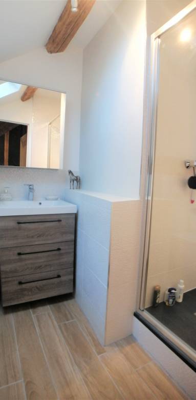 d&eacute;couvrez les erreurs fr&eacute;quentes &agrave; &eacute;viter lors de la r&eacute;novation d'une salle de bain et nos conseils pour r&eacute;ussir vos travaux en toute s&eacute;r&eacute;nit&eacute;.