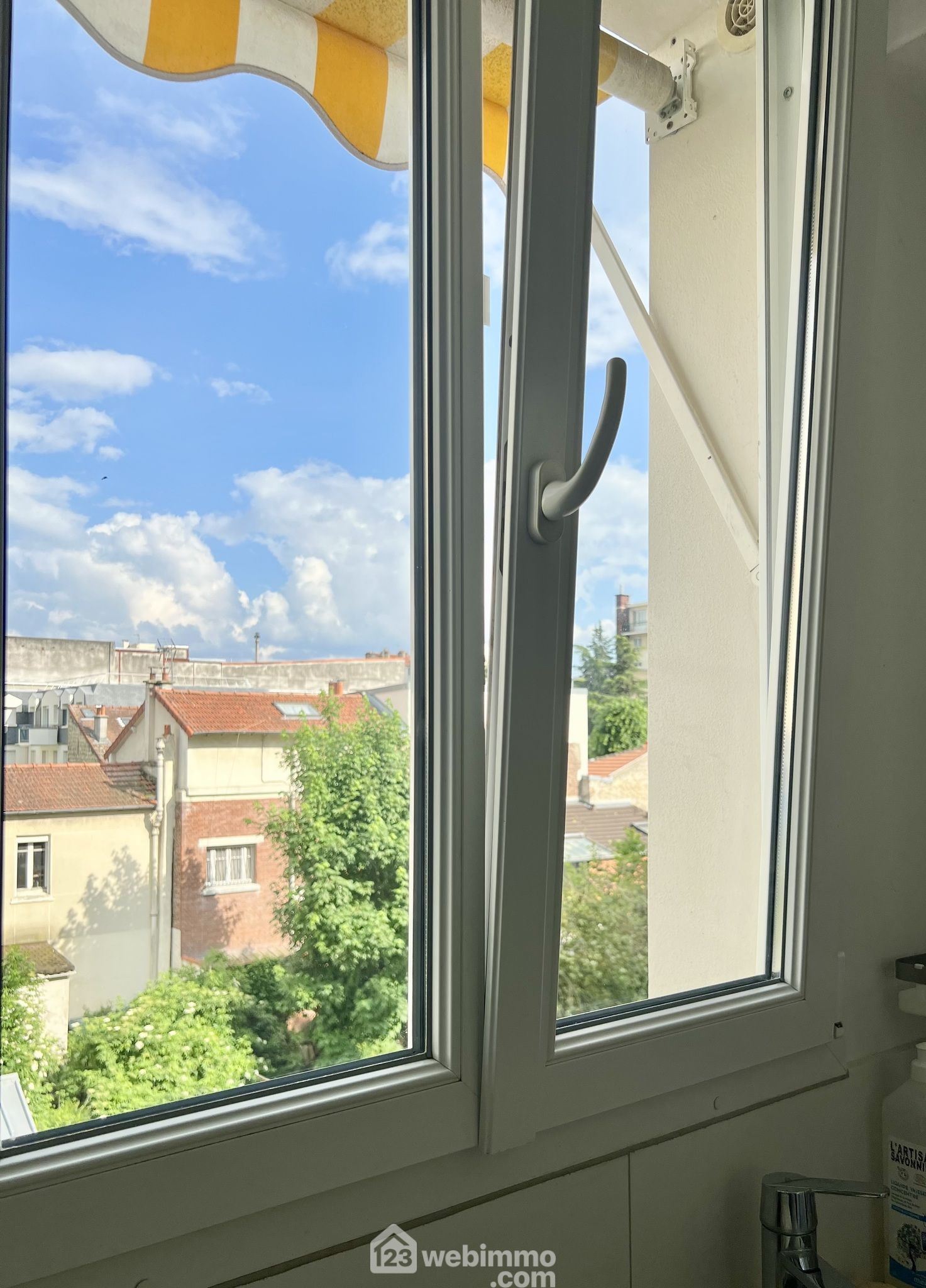 découvrez nos fenêtres à montrouge : installation, rénovation et conseils personnalisés pour améliorer l’isolation et l’esthétique de votre habitat. devis gratuit et solutions sur mesure.