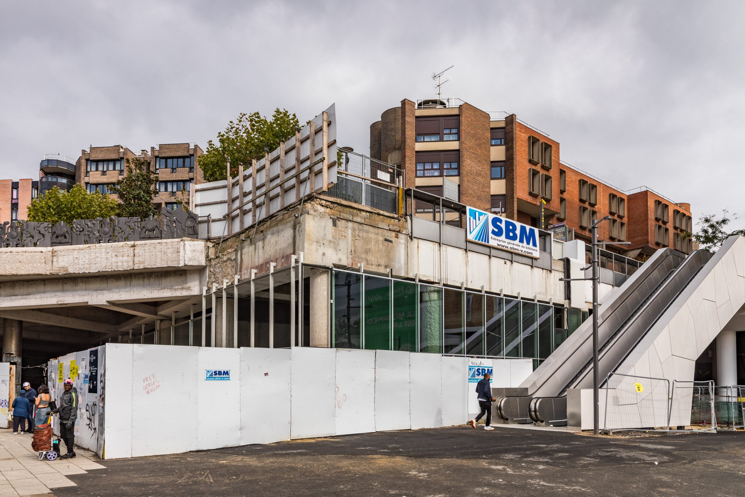 découvrez les nouvelles infrastructures du pôle gare de châtillon : modernisation des espaces, accès facilités et services pour voyageurs. un projet au cœur de la mobilité urbaine.
