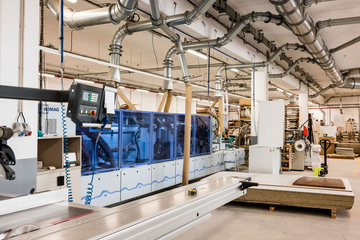 trouvez un menuisier professionnel dans les hauts-de-seine (92) pour vos travaux de menuiserie sur mesure : fabrication, pose de portes, fenêtres, escaliers et aménagements intérieurs. devis rapide et conseils personnalisés.