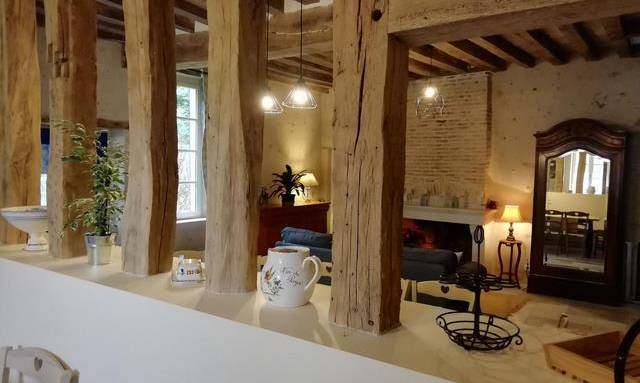 découvrez comment optimiser l'espace et la lumière dans votre intérieur grâce à des astuces pratiques et des idées déco ingénieuses. gagnez en confort et luminosité au quotidien !