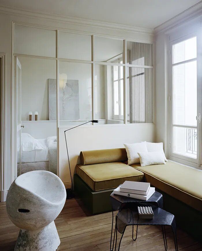 découvrez comment optimiser l'espace et la lumière dans votre intérieur grâce à des astuces simples et efficaces pour créer un environnement lumineux, spacieux et agréable à vivre.