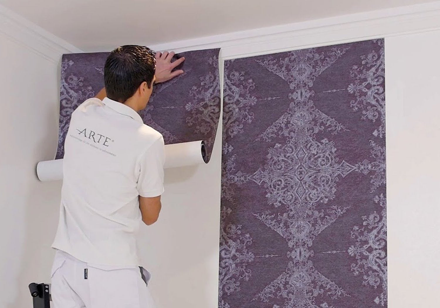 découvrez nos conseils et astuces pour réussir la pose de papier peint facilement. apprenez les étapes essentielles, les outils nécessaires et les erreurs à éviter pour un intérieur tendance et personnalisé.