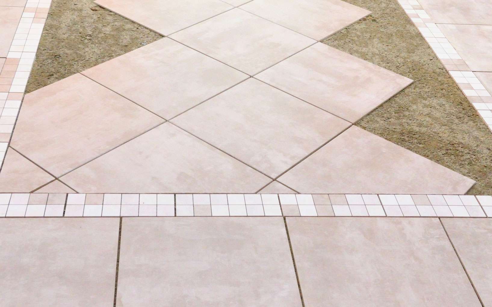 d&eacute;couvrez le prix du carrelage au m2 en 2024 : mat&eacute;riaux, types de pose, conseils pour bien choisir et estimer votre budget de travaux.