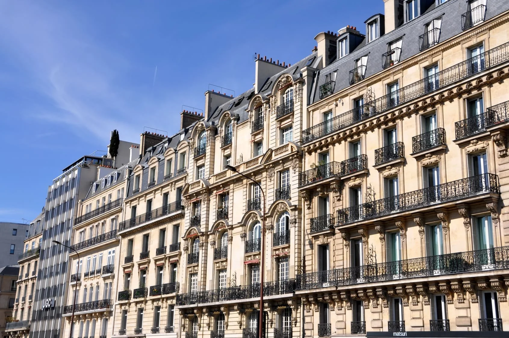 confiez vos travaux de rénovation à montrouge à une équipe fiable et expérimentée. qualité, transparence et respect des délais pour tous vos projets de rénovation intérieure et extérieure.