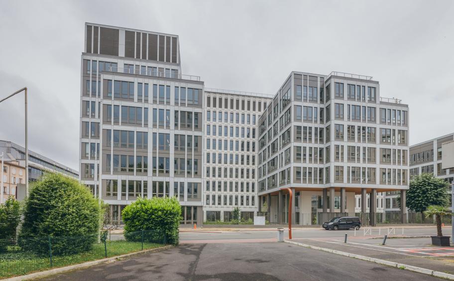 confiez votre projet de rénovation à montrouge à des experts qualifiés. découvrez nos services sur mesure pour rénover votre appartement, maison ou local professionnel rapidement et efficacement.