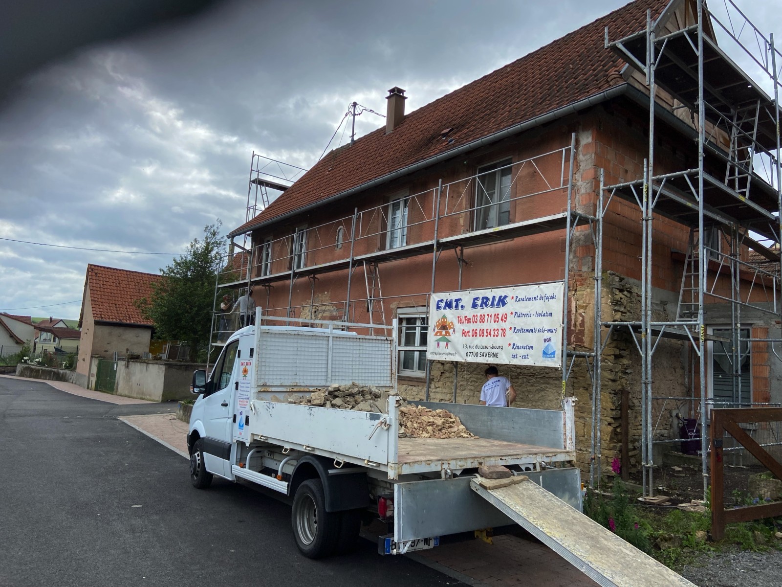 découvrez nos services de rénovation proches de chez vous : accompagnement personnalisé, devis gratuit et réalisation de vos projets pour transformer votre intérieur en toute tranquillité.