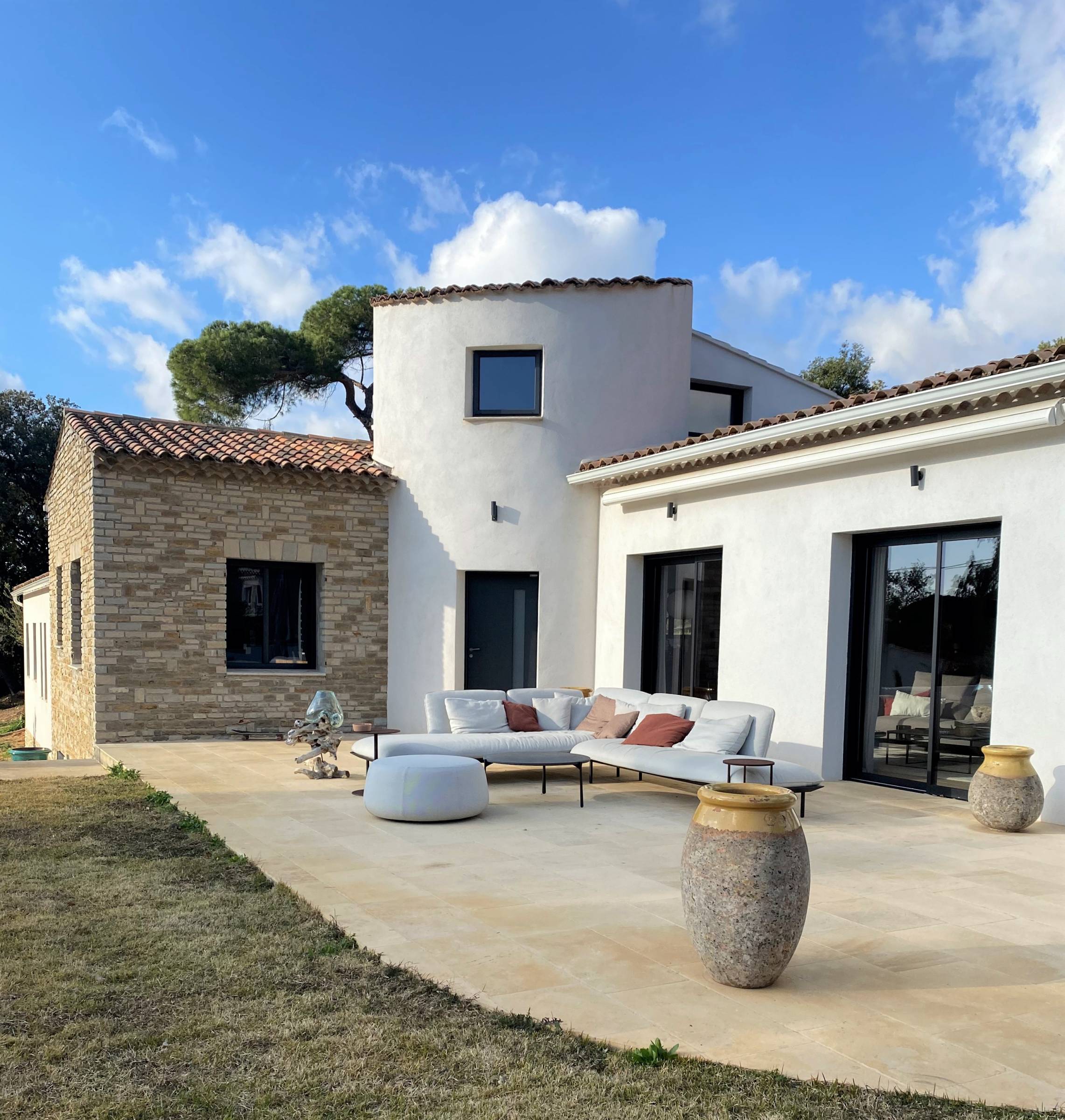 découvrez nos services de rénovation près de chez vous : accompagnement personnalisé, devis gratuit et travaux de qualité pour transformer votre intérieur rapidement et sereinement.
