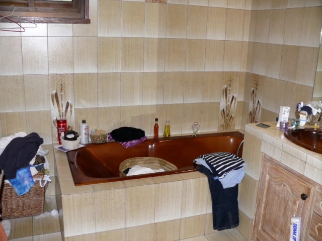 vous souhaitez rénover votre salle de bain à montrouge ? découvrez nos conseils, idées déco et professionnels qualifiés pour transformer votre espace selon vos envies. obtenez un devis gratuit !