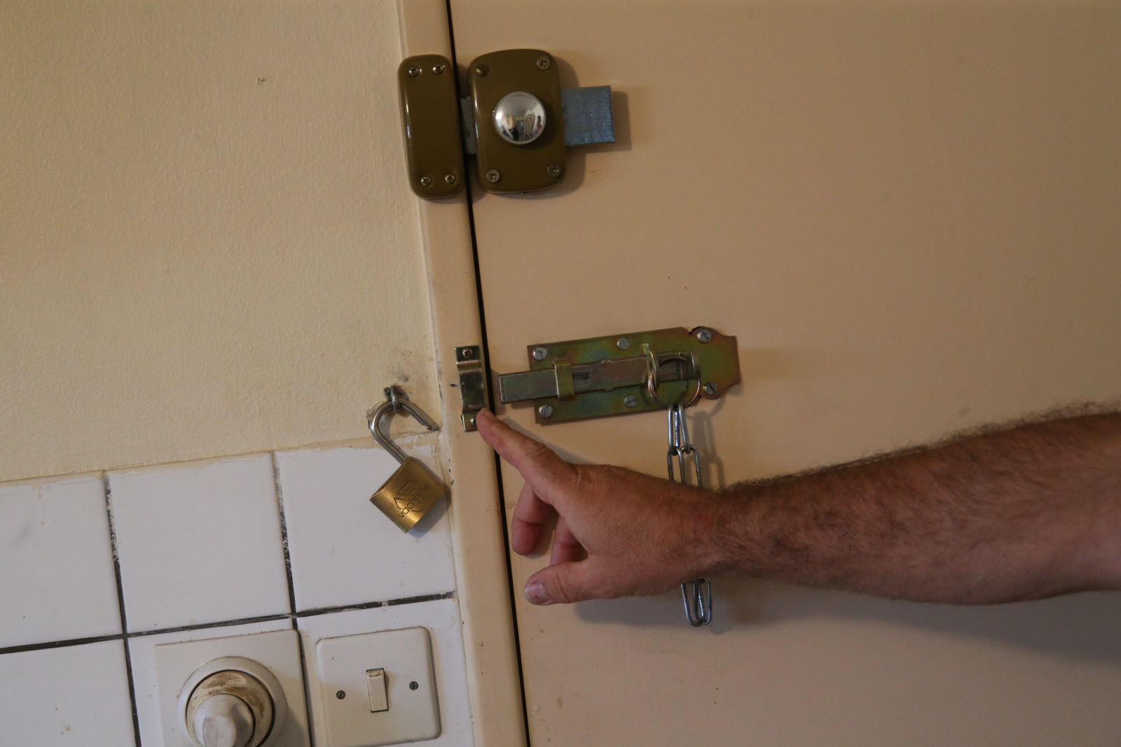 vous cherchez un serrurier à montrouge ? découvrez comment éviter les arnaques courantes, conseils pour choisir un serrurier honnête et fiable à montrouge.