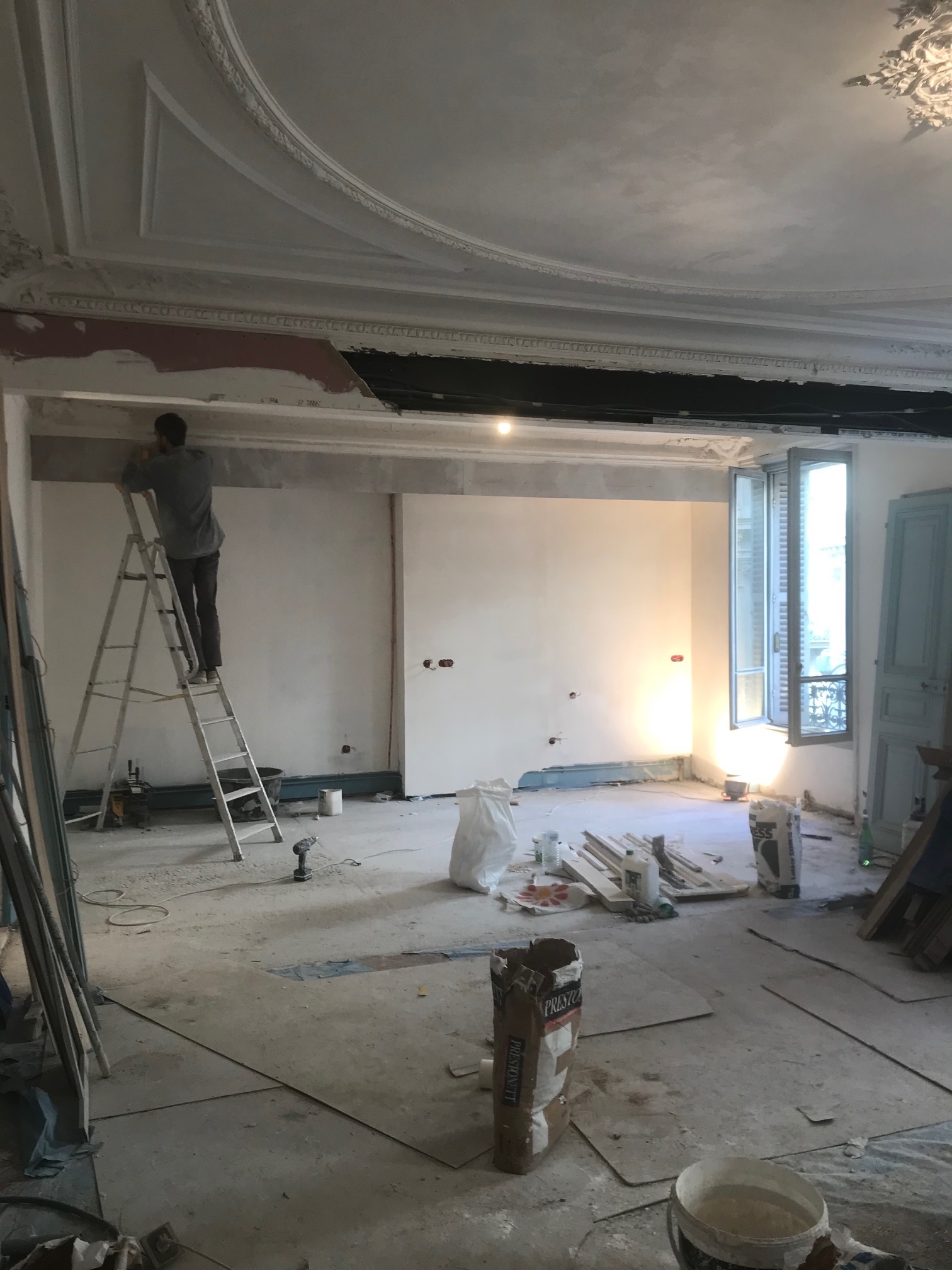 confiez vos travaux d'appartement à des professionnels qualifiés : rénovation, aménagement, décoration et dépannage. obtenez un devis gratuit et personnalisé pour transformer votre intérieur.