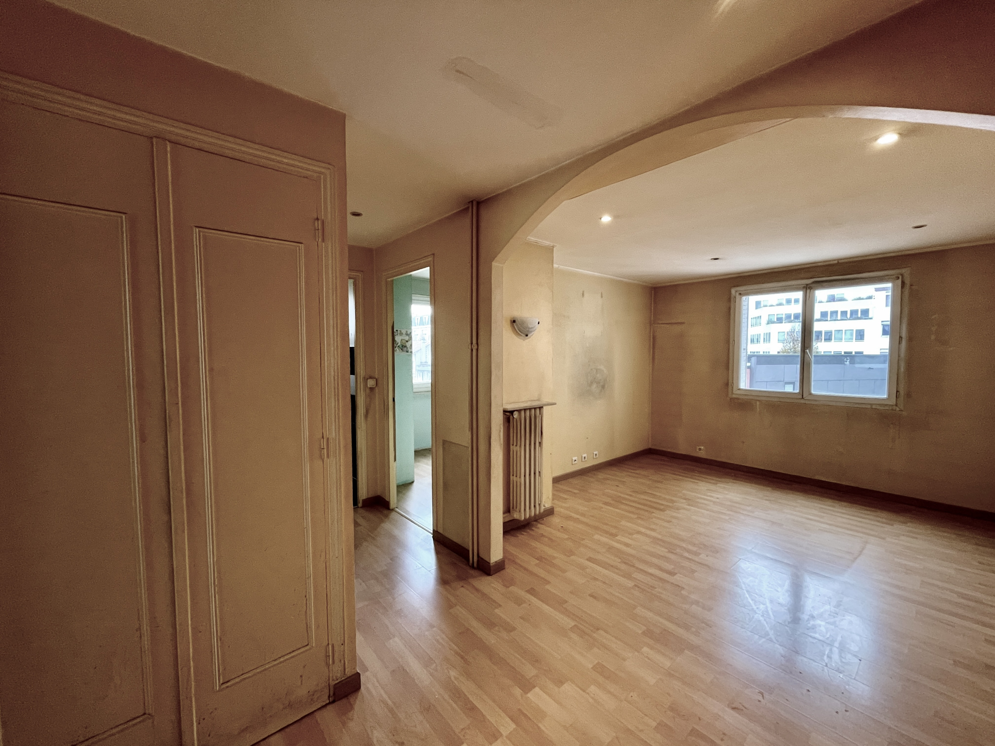 vous cherchez à réaliser des travaux dans votre appartement à montrouge (92120) ? découvrez nos conseils et solutions pour réussir votre rénovation, du choix des artisans aux démarches administratives.