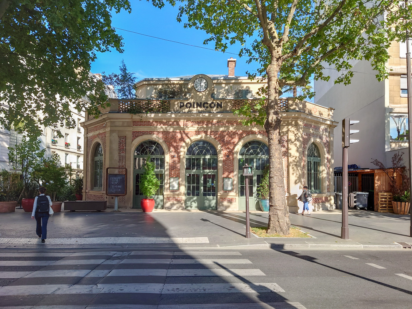découvrez tous les services et entreprises pour vos travaux à montrouge : rénovation, construction, dépannage, devis gratuits et artisans qualifiés près de chez vous.