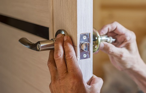 besoin d'un serrurier en urgence à montrouge ? intervention rapide 24h/24, dépannages, ouvertures de portes et réparation de serrures. devis gratuit et professionnel agréé.
