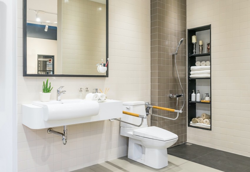 découvrez nos conseils et solutions pour l'aménagement d'une salle de bain pmr adaptée aux personnes à mobilité réduite : équipements, normes et astuces pour plus d'accessibilité et de confort.