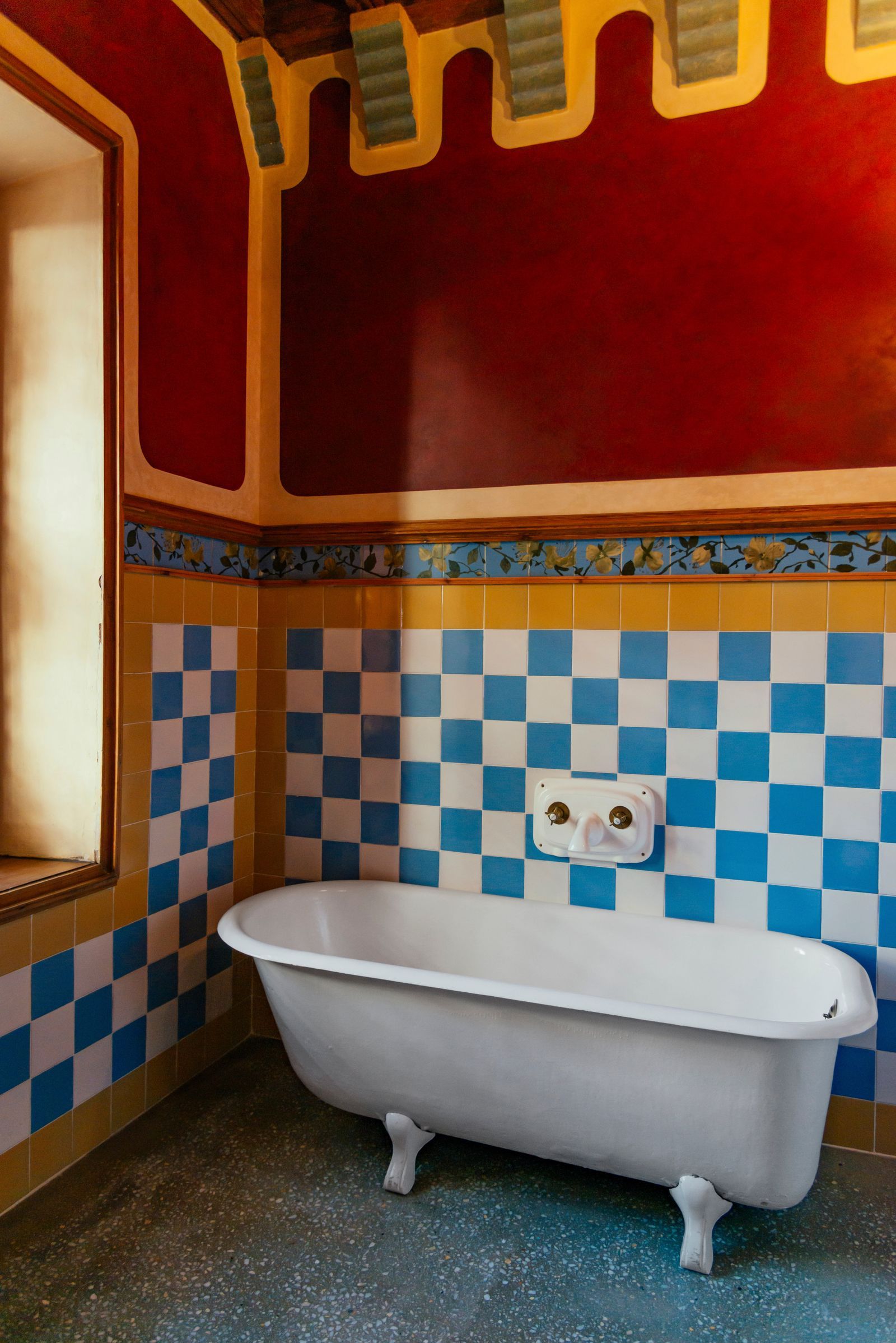 faites appel à un architecte spécialisé pour la conception ou la rénovation de votre salle de bain à montrouge. profitez d’un accompagnement sur-mesure pour optimiser espace, design et fonctionnalités.