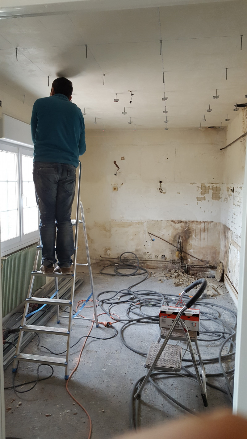 besoin d&rsquo;un artisan pour vos travaux de r&eacute;novation &agrave; montrouge ? profitez d&rsquo;un service professionnel, rapide et sur-mesure pour r&eacute;nover votre appartement ou maison. demandez votre devis gratuit !