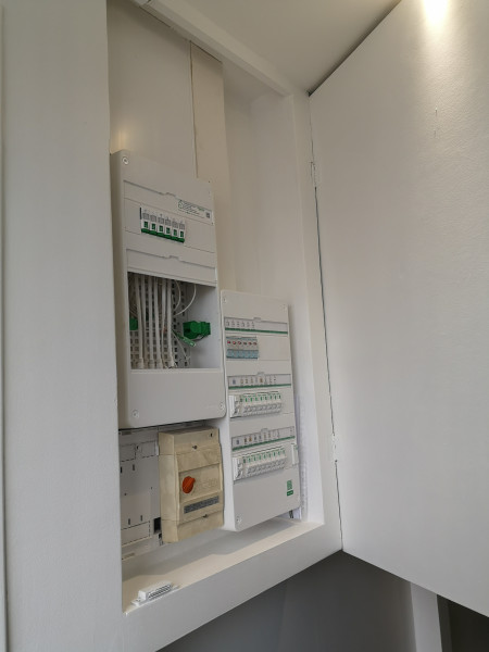 trouvez une borne de recharge à montrouge pour votre véhicule électrique. accédez facilement aux stations, services et conseils pour recharger rapidement et en toute sécurité.