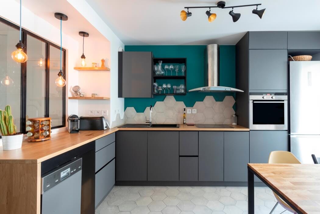 obtenez rapidement un devis pour votre cuisine sur mesure. comparez les prix, choisissez les matériaux et bénéficiez de conseils personnalisés pour concevoir la cuisine de vos rêves.