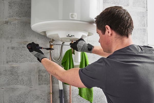besoin d'une intervention rapide pour une fuite d'eau à montrouge ? découvrez nos services de dépannage plomberie : détection, réparation et assistance 24h/24 pour prévenir tous dégâts des eaux.