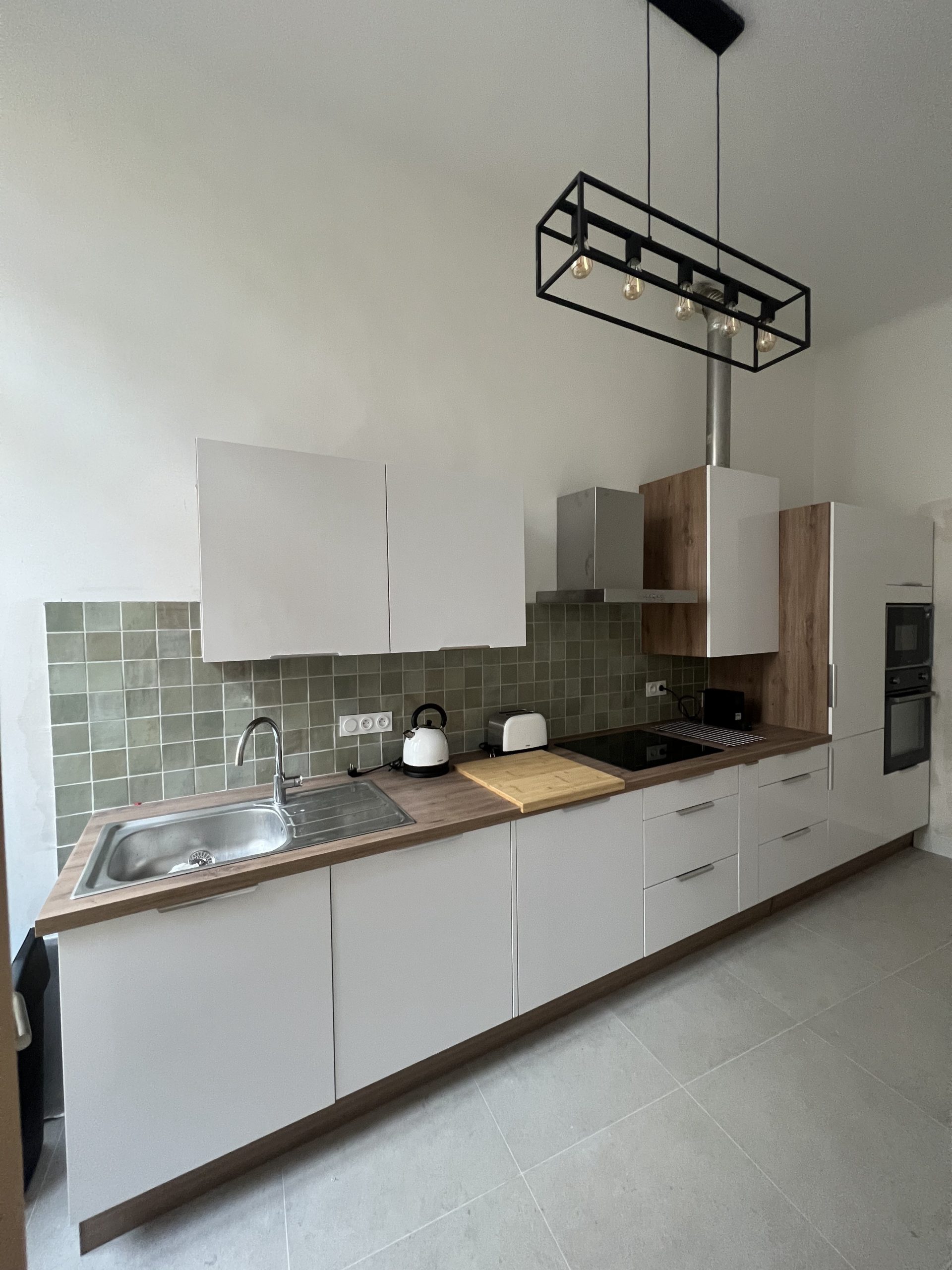 découvrez nos conseils et solutions pour la modernisation de votre logement : rénovations, équipements connectés, économies d'énergie et dernières tendances pour transformer votre espace de vie en un lieu moderne et confortable.