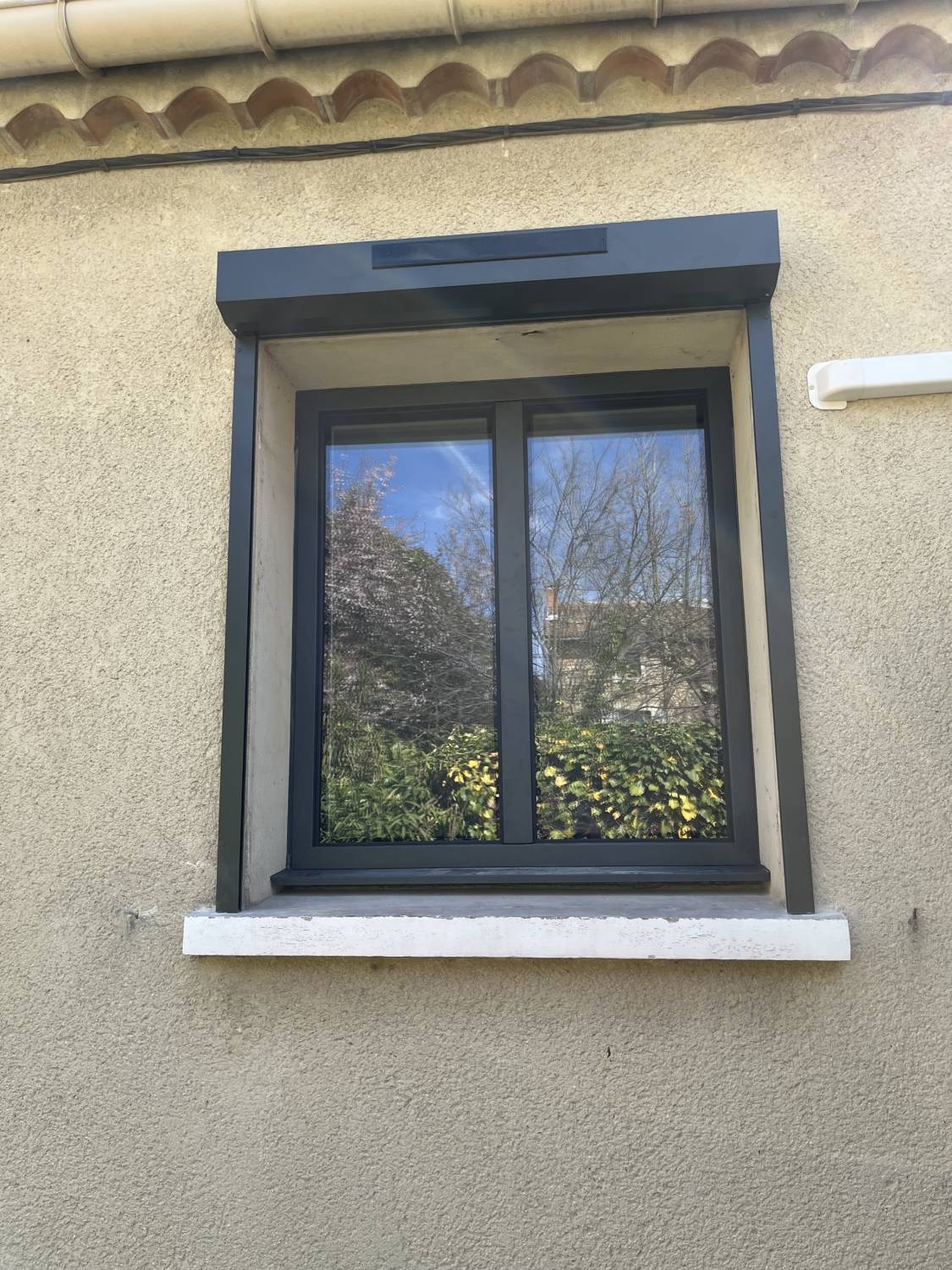 d&eacute;couvrez notre service de pose de fen&ecirc;tres en aluminium &agrave; montrouge : solutions sur mesure, installation professionnelle et finitions de qualit&eacute; pour am&eacute;liorer votre confort et l'esth&eacute;tique de votre habitat.