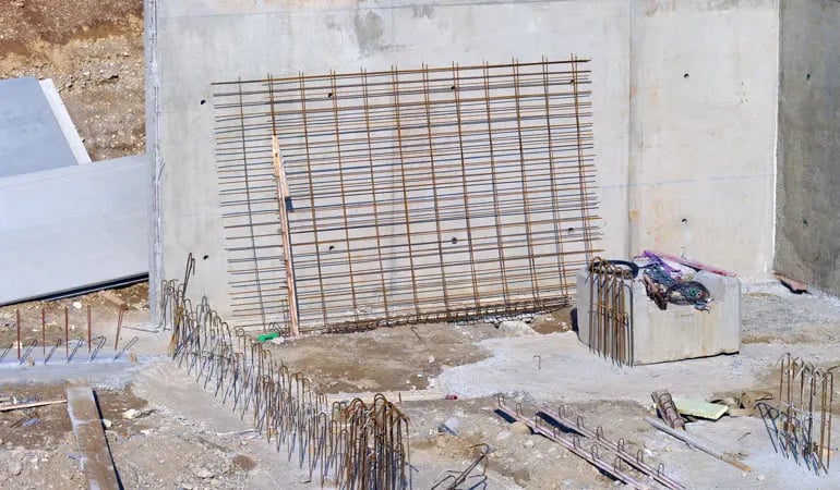 d&eacute;couvrez les prix 2025 pour la pose ou la modification d&rsquo;un mur porteur &agrave; montrouge. nos experts vous informent sur les tarifs, les &eacute;tapes et les conseils pour vos travaux de r&eacute;novation.