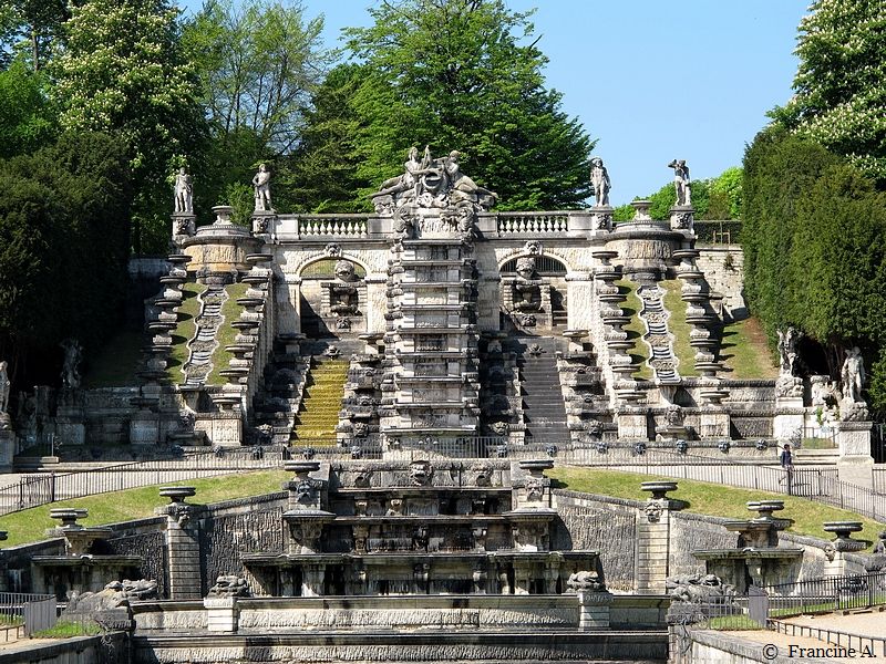 découvrez les étapes de la rénovation de la grande cascade à saint-cloud : restauration de ce joyau historique, travaux prévus, objectifs patrimoniaux et impact sur le paysage du parc.