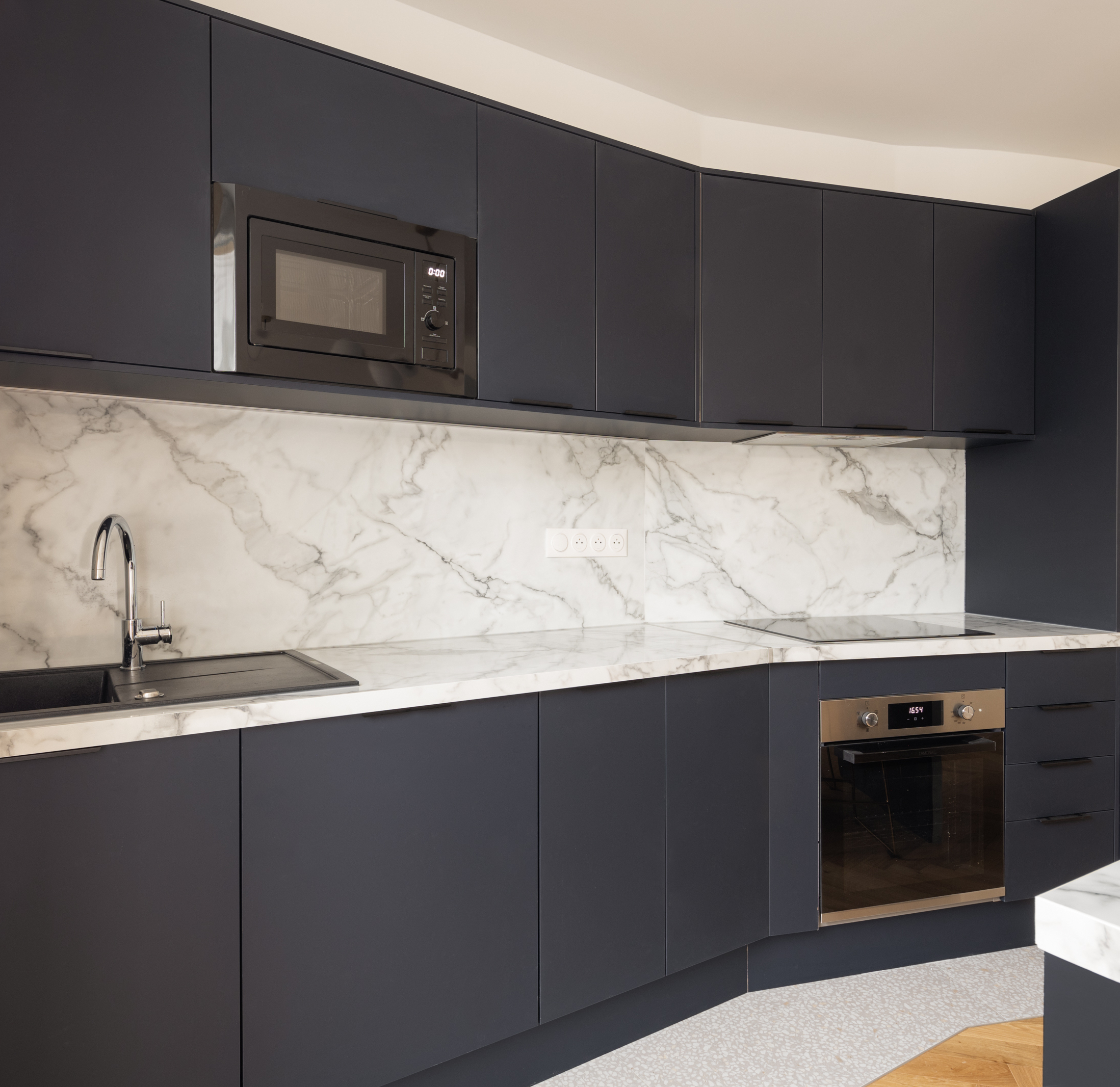 confiez votre projet de r&eacute;novation haut de gamme &agrave; levallois-perret &agrave; des experts. prestations sur-mesure, mat&eacute;riaux d&rsquo;exception et finitions parfaites pour sublimer votre int&eacute;rieur.