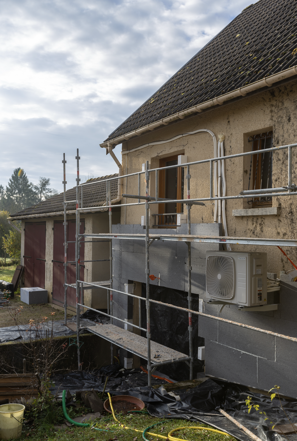 pr&eacute;parez votre projet de r&eacute;novation maison 2025 : conseils, tendances et astuces pour transformer votre int&eacute;rieur et valoriser votre bien immobilier. b&eacute;n&eacute;ficiez d'id&eacute;es innovantes pour une r&eacute;novation r&eacute;ussie.