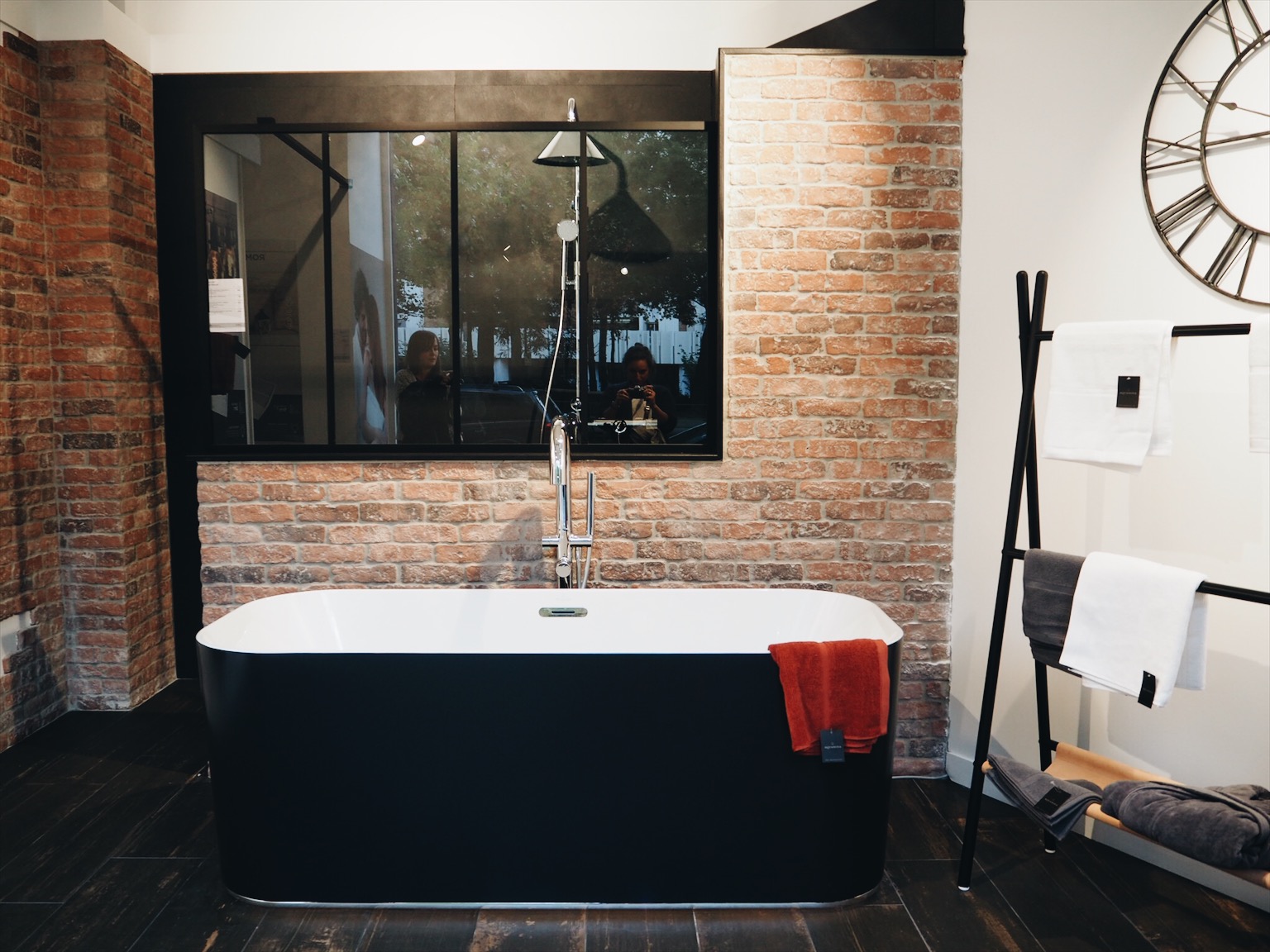optez pour une rénovation de salle de bain écologique à montrouge ! matériaux durables, économies d'eau et prestations respectueuses de l'environnement : offrez-vous une salle de bain saine et moderne tout en préservant la planète.