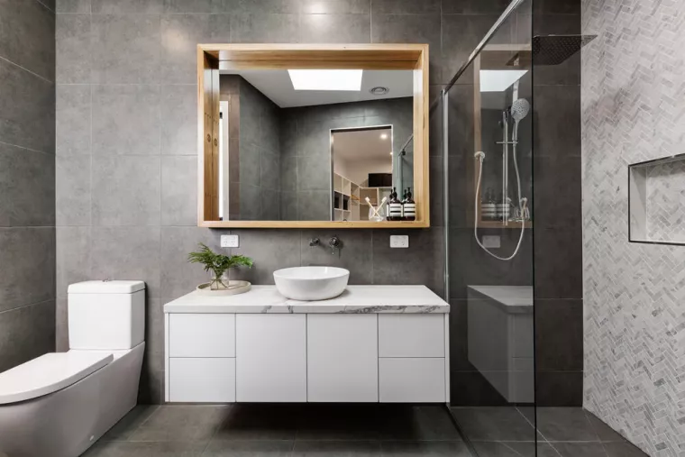 confiez la rénovation de votre salle de bain à montrouge à des professionnels expérimentés. solutions sur-mesure, matériaux de qualité et finitions soignées pour un espace moderne et fonctionnel.