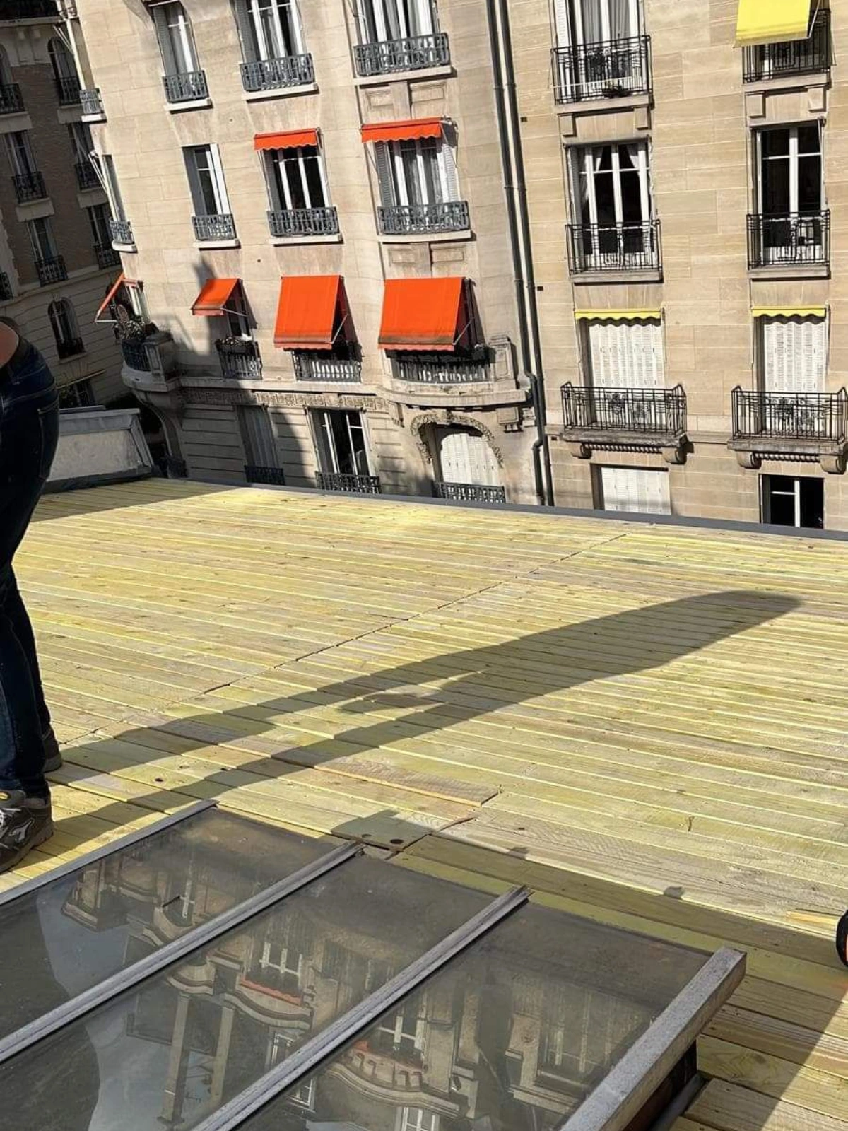 faites appel &agrave; un artisan couvreur &agrave; montrouge pour vos travaux de toiture : r&eacute;paration, r&eacute;novation et entretien professionnel. devis gratuit et intervention rapide.