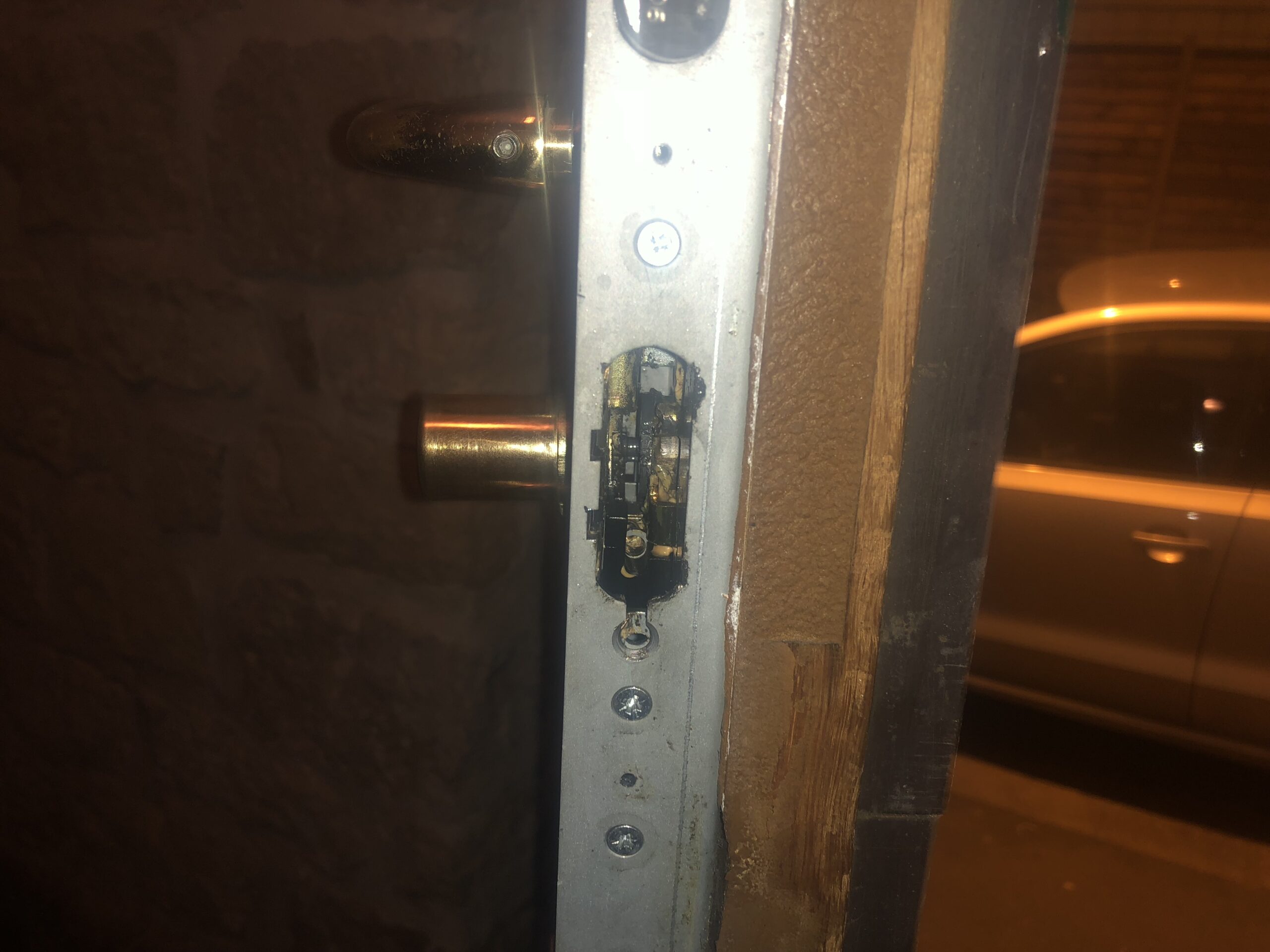 besoin d'un serrurier en urgence à montrouge ? intervention rapide 24h/24 et 7j/7 pour toute ouverture de porte, dépannage ou remplacement de serrure. devis gratuit et travail garanti.